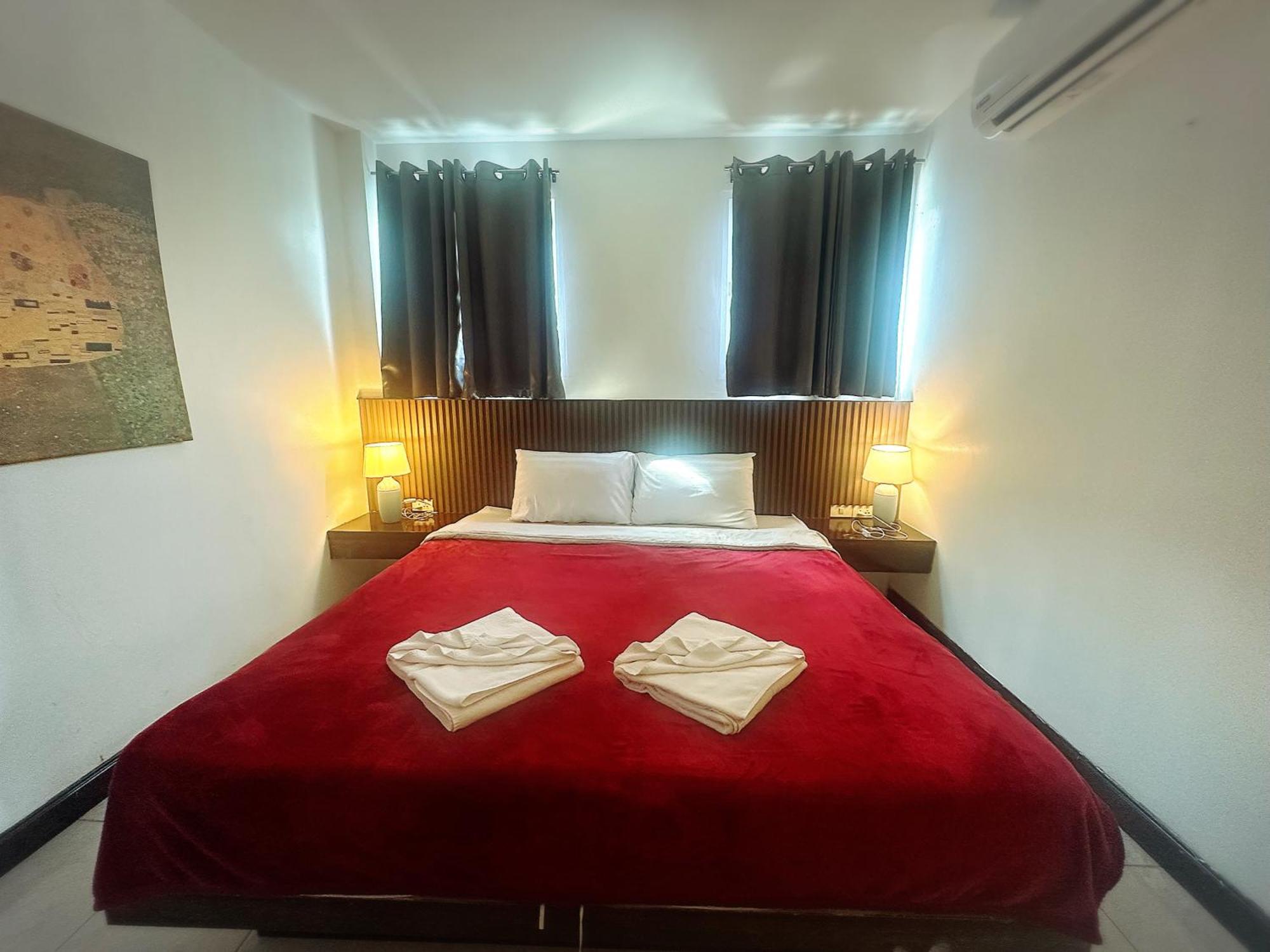The Shades Hotel 50 Meter Beach Front Patong Kültér fotó